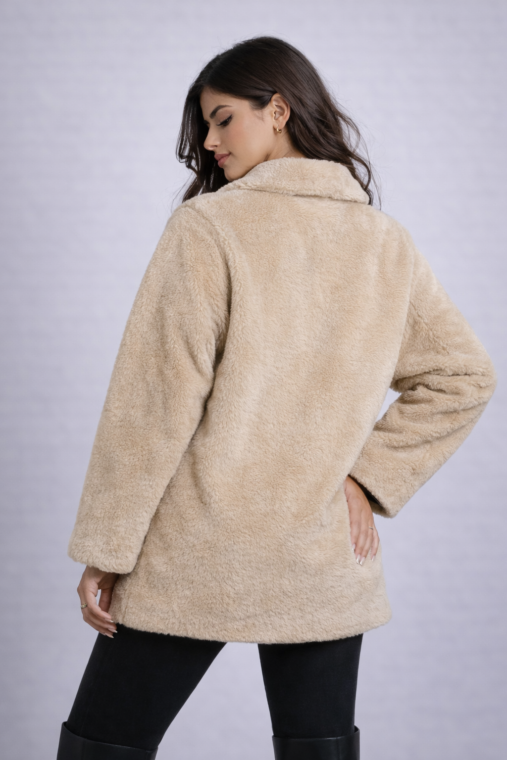 Johanna | Chaqueta fluffy elegante, con cierre de botones y bolsillos funcionales