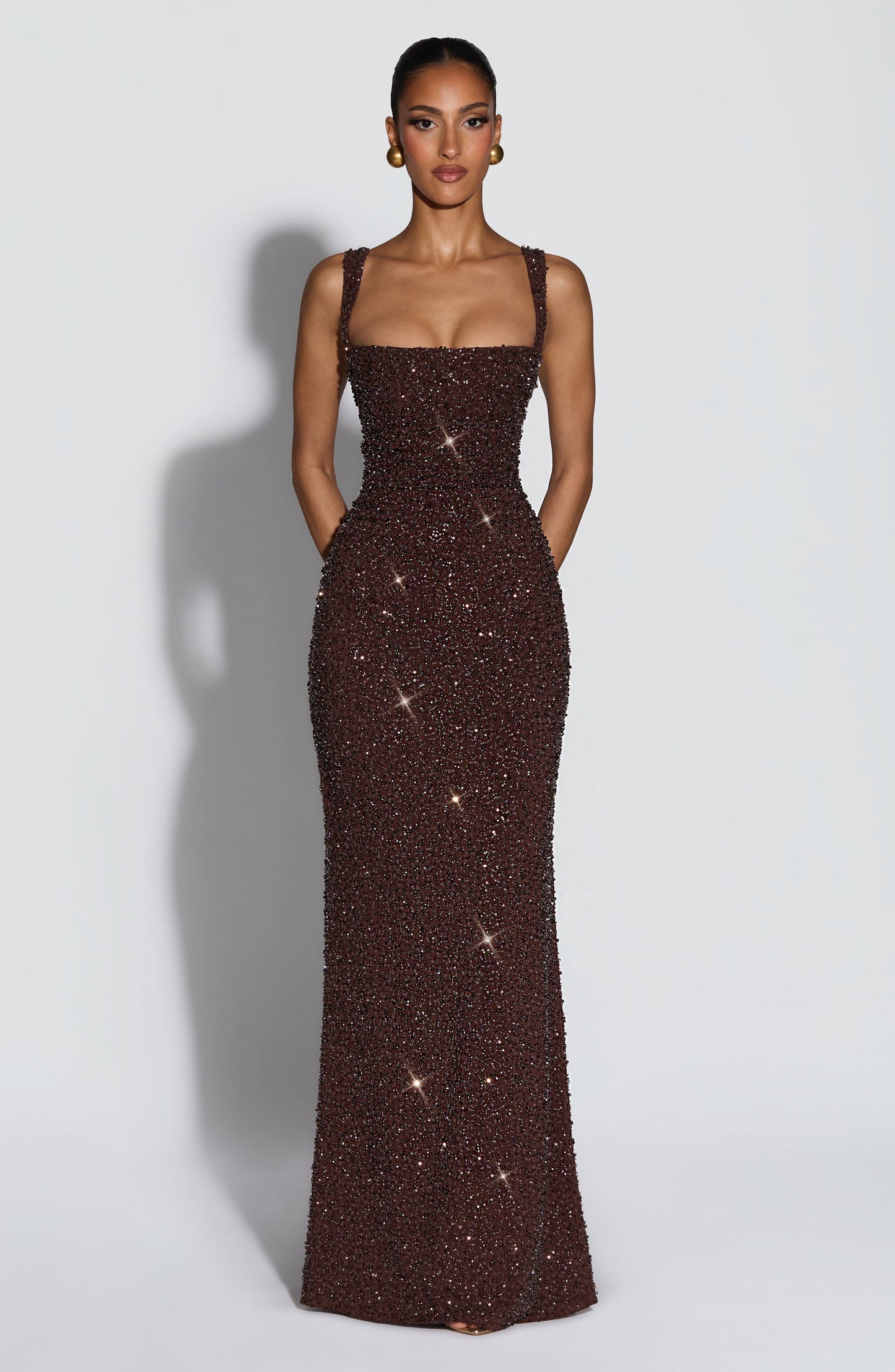 Carmina | Vestido largo marrón ciruela brillante