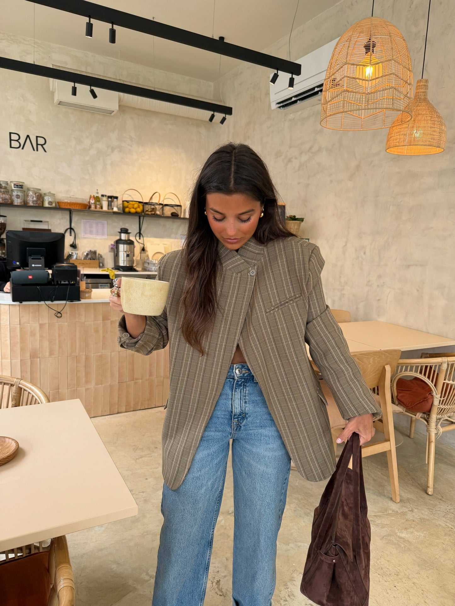 Lorenna | Blazer Asimétrico de Cuadros Taupe