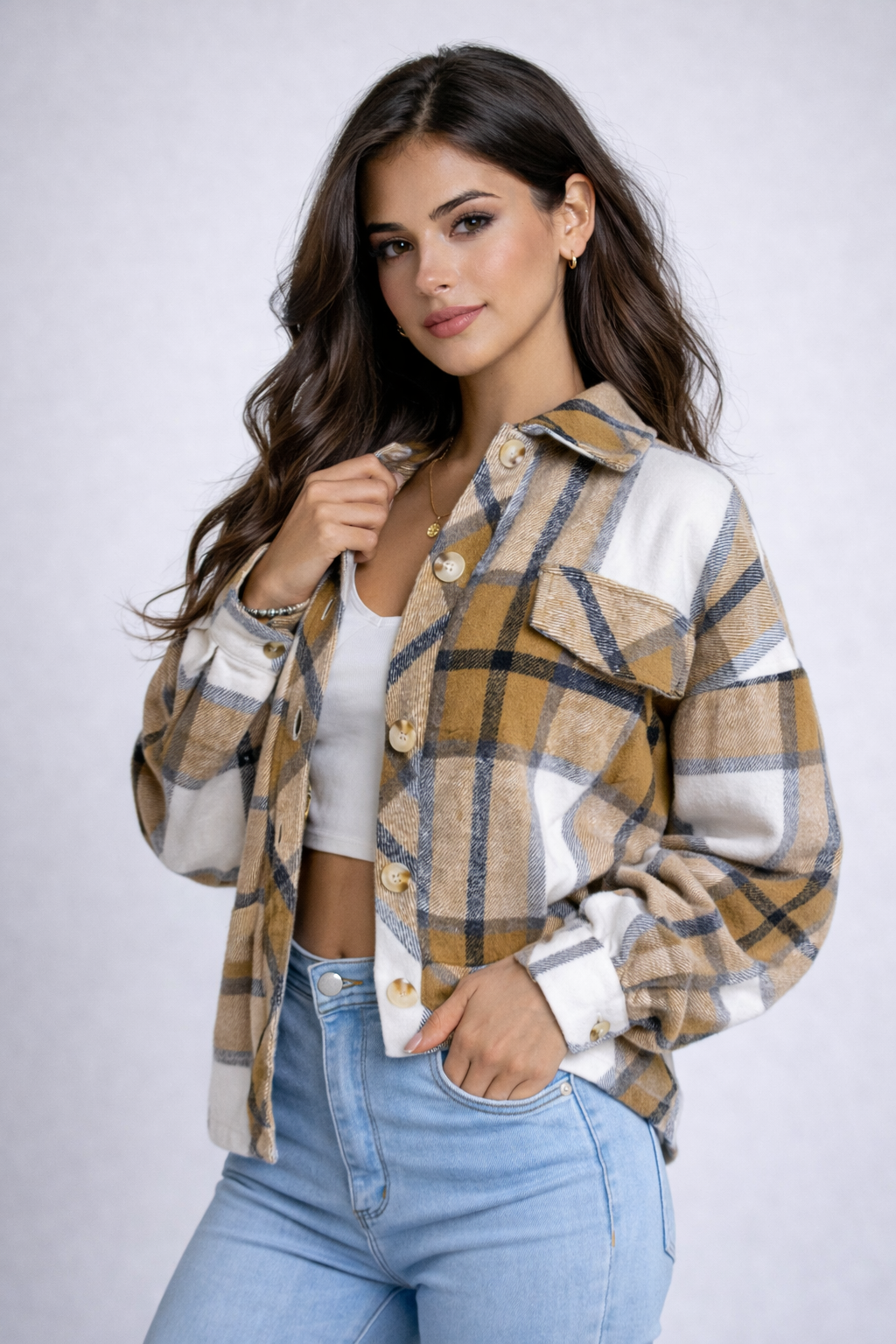 Valeria | Chaqueta corta de franela a cuadros con botones para mujer