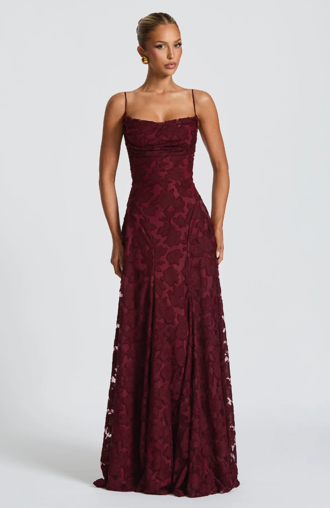 SOFIA | Vestido maxi elegante de encaje