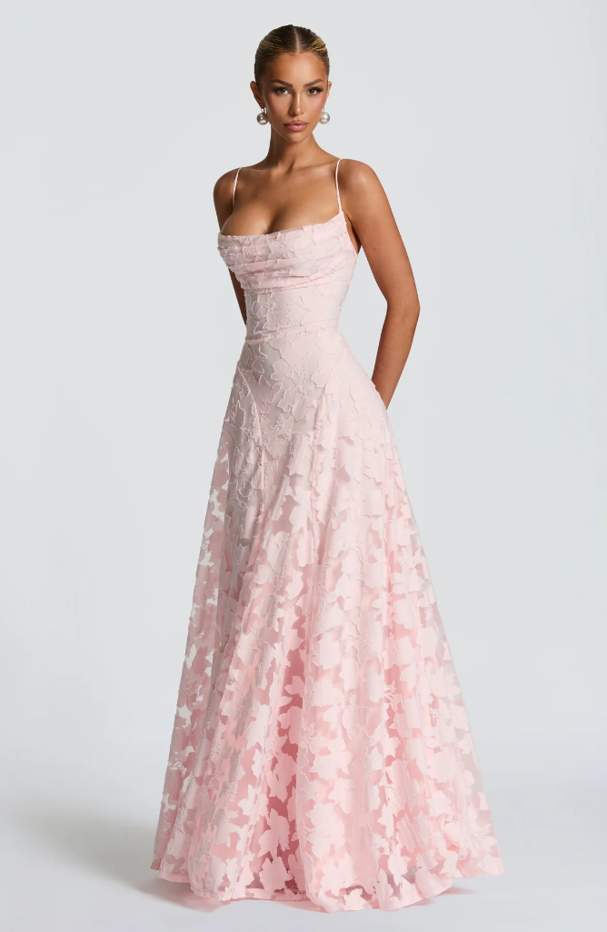 SOFIA | Vestido maxi elegante de encaje