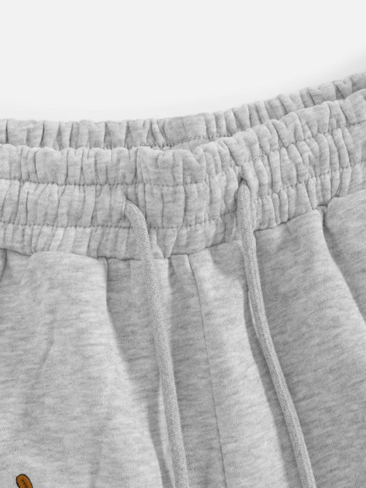 Carol | Pantalones de chándal barrel con perritos bordados