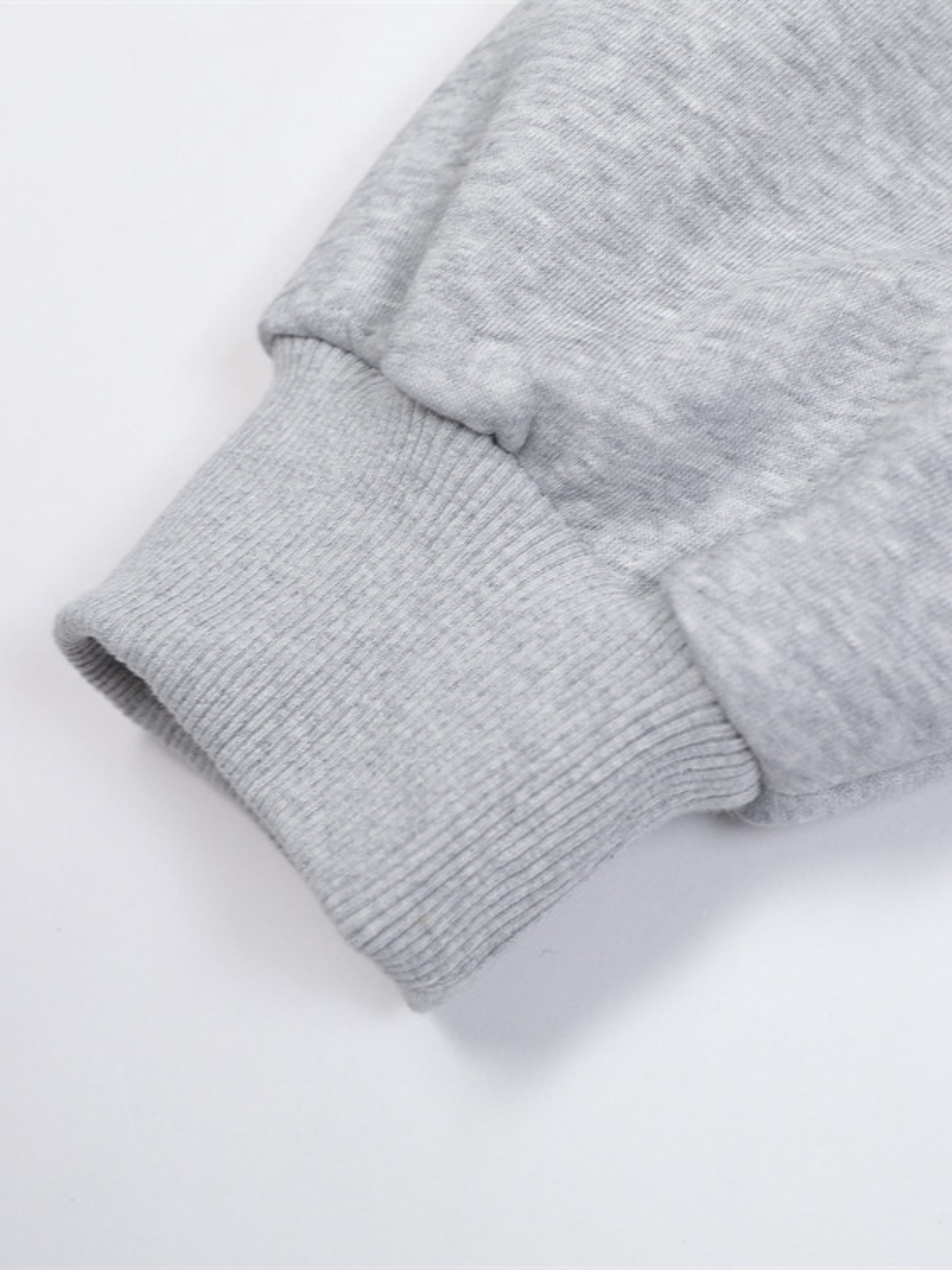 Nancy | Sudadera con capucha Cozy Pup con bordado de cachorro